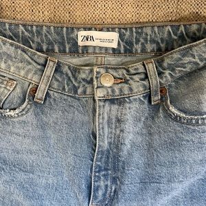 Zara Mom Jeans size 8. New Condition